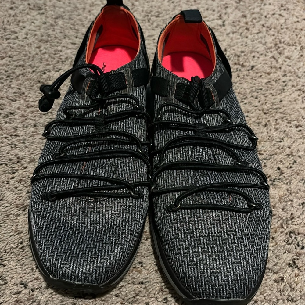 Women’s Under Armour No tie sneakers size 9